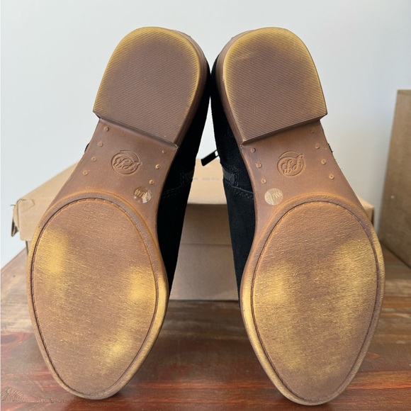 🆕 Lucky Brand Women’s Basel Ankle Bootie Black/Natural Oiled Suede- size… - Picture 7 of 9